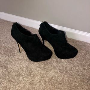 Black Platform high-heels!
